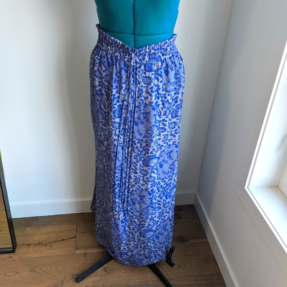 RECECCA TAYLOR • 100% Silk Maxi skirt - Picture 3 of 8
